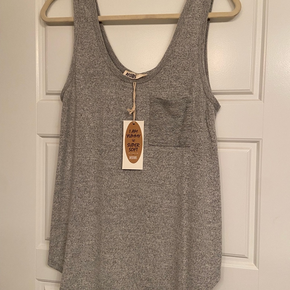 NWT flowy tank